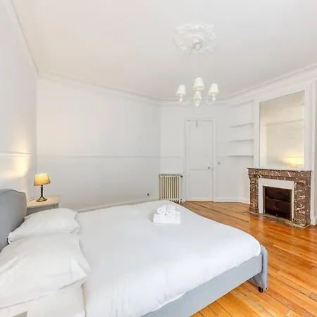 Amazing Sacre-coeur Apartment Paris
